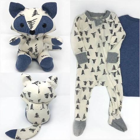 Onesie Keepsake Ideas, Reuse Baby Clothes, Memory Animals, Old Baby Clothes, Memory Bears Pattern, Diy Baby Clothes, Baby Keepsakes, Memory Bears, Baby Sewing Projects