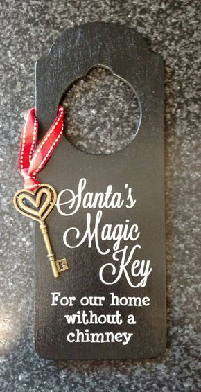 Santa's Key, Modern Woodworking, Jul Diy, Santa Key, Diy Beginner, Table Woodworking, Door Hanger Christmas, Rustic Woodworking, Christmas Crafts To Sell