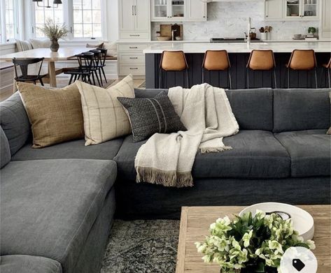 Charcoal Couch Living Room Modern, Living Room With Dark Couch, Charcoal Gray Couch Living Room, Dark Gray Couch Living Room, Grey Couch Styling, Dark Couch Living Room, Dark Gray Couch, Townhouse Decor, Dark Grey Couch Living Room