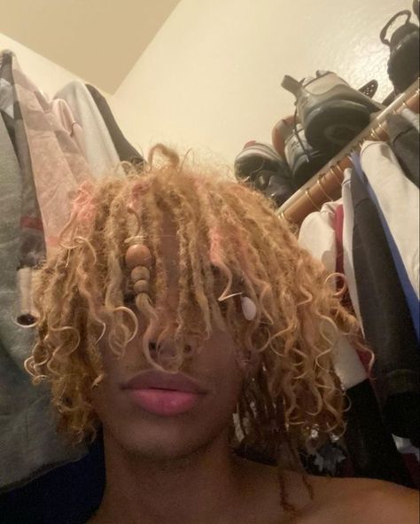 Guys With Dreads, Dyed Dreads, Three 6 Mafia, Blonde Dreads, Cute Dreads, Dreadlock Hairstyles For Men, Rick Y Morty, Cute Black Guys, Dread Hairstyles