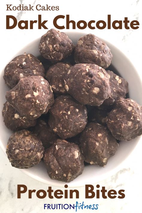 Dark Chocolate Kodiak Cakes Recipes, Kodiak Cakes Protein Balls, Chocolate Protein Bites, Chocolate Protein Balls, Dark Chocolate Recipes, Healthy Dark Chocolate, Protein Balls Recipes, Protein Mix, Protein Food