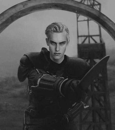 Draco Malfoy (Otto Seppäläinen fancast) playing quidditch ;) Dramione Fanfic, Fanfic Cover, Drako Malfoy, Malfoy Family, Draco Malfoy Imagines, Draco Malfoy Fanart, Draco Malfoy Aesthetic, Draco And Hermione, Harry Potter Artwork