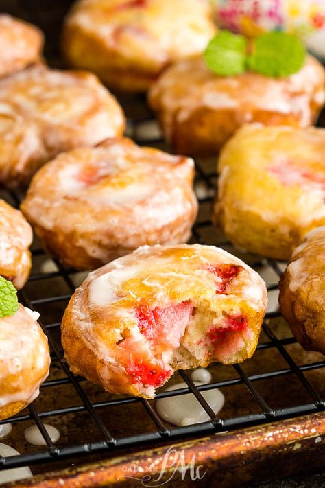 GLAZED STRAWBERRY FRITTERS Strawberry Fritters, Banana Fritters, Fritter Recipes, Pound Cake Recipes, Strawberry Banana, Perfect Side Dish, Strawberry Recipes, Bread Pudding, Fresh Strawberry