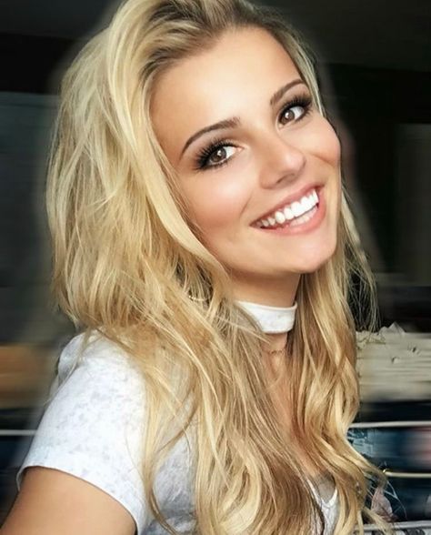 Danielle Johnson, Angel Face, Beautiful Smile, Summer Outfits Women, Online Dating, Fashion Lover, Daily Dose, Girl Fashion, Summer Outfits