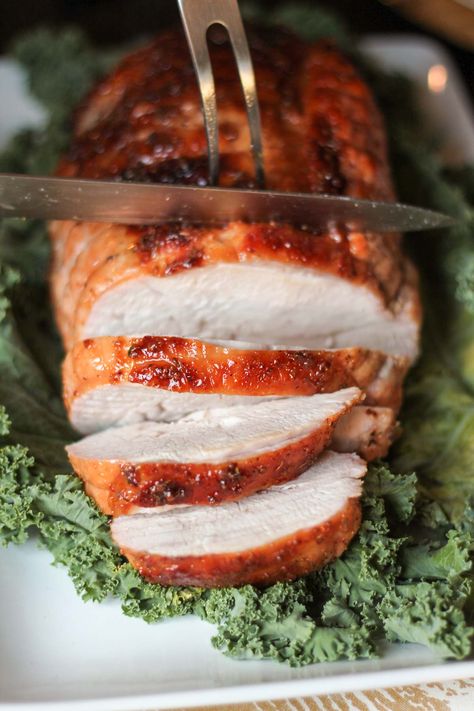 Thanksgiving Turkey Breast, Maple Turkey, Best Christmas Dinner Recipes, Easy Thanksgiving Turkey, Honey Turkey, Thanksgiving Gravy, Oven Roasted Turkey, Turkey Breast Recipe, Whole Turkey