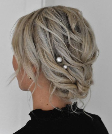 Short Low Updo with Loose Waves Updo With Pearl Pins, Romantic Braided Updo, Black Braided Updo, Neck Length Hair, Wedding Hairstyles For Short Hair, Updos For Short Hair, Medium Length Updo, Pearl Pins, Ball Hair