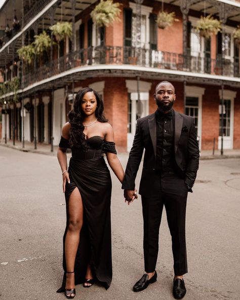 City Engagement Pictures, Winter Engagement Photos Outfits, Formal Engagement Photos, Formal Wedding Attire, Creative Engagement Photo, Nola Wedding, Couple Engagement Pictures, Unique Engagement Photos, Engagement Pictures Poses