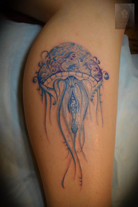 jellyfish by ~ABYSS-TAT-2S on deviantART Jellyfish Jewelry, Jellyfish Craft, Jellyfish Tattoo, Ocean Tattoos, Sweet Tattoos, Octopus Tattoo, Mermaid Tattoo, Aesthetic Tattoo, Skin Art