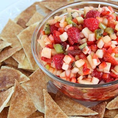 Fruit Salsa with Baked Cinnamon Chips.  Going to make this for my next little party! Fruit Salsa With Baked Cinnamon Chips, Fresh Fruit Recipes, Salsa Dip, Cinnamon Chips, Fruit Salsa, Hash Browns, Köstliche Desserts, Fruit Recipes, The Girl Who