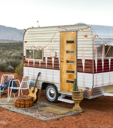 Vintage Camper Makeover - Cute Trailer Before and After - Country Living Camping Vintage, Vintage Camper Remodel, Caravan Renovation, Retro Caravan, Trailer Interior, Vintage Rv, Vintage Campers Trailers, Vintage Revival, Camper Makeover