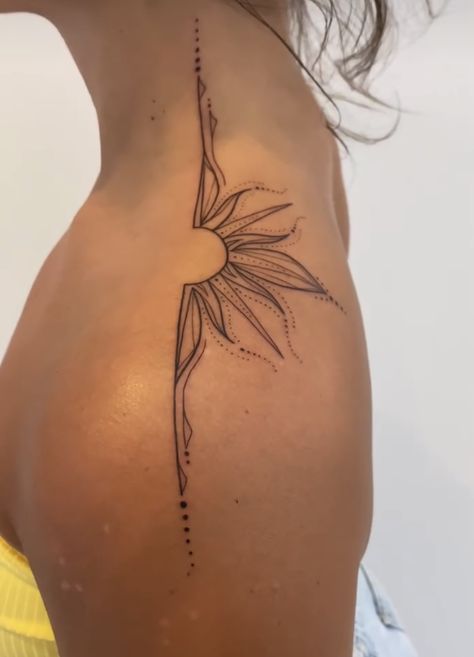 Sun Knee Tattoos Women, Rib Sun Tattoo, Sun Band Tattoo, Sun Tattoo On Hip, Sun Tattoo Hip, Sun Hip Tattoo, Side Rib Tattoos Women, Side Tattoos Women, Tattoos On Side Ribs