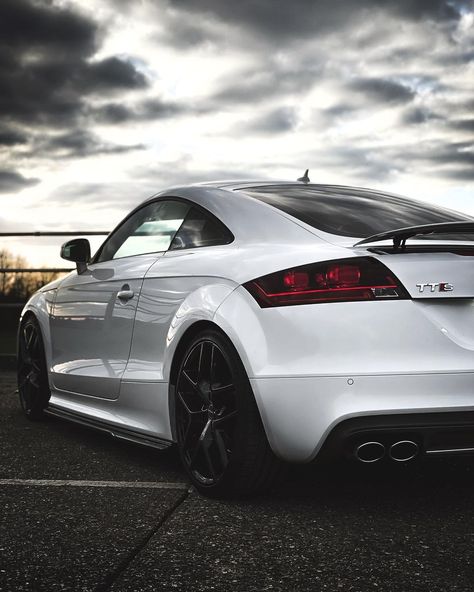 Ellis Aston | Audi TTS 8J on Instagram: “Changes to the 🍑 coming soon...👀 ______________________________________ #auditts #ttsmk2 #audittmk2 #ttmk2 #ttmk3 #ttsmk3 #ttrs8s #audittrs…” Ttrs Audi, Audi Tts Coupe, Audi White Car, Audi Tt Sport, Audi Tt S, Audi Ttrs, Audi Tts, Audi Tt Rs, Audi Tt