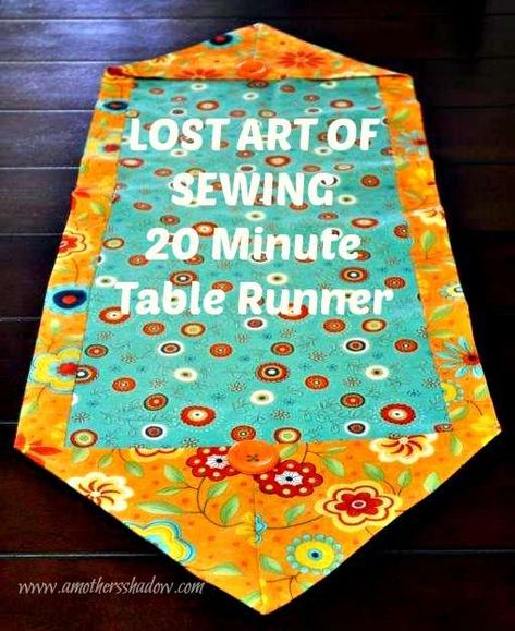 EASY 20 Minute Table Runner homemade diy sewing gift Sew Table Runner, Table Runners Diy Easy, 10 Minute Table Runner, Gooey Bars, Table Runner Tutorial, Table Runner Diy, Project Table, Diy Sewing Gifts, Quilted Table Runners Patterns