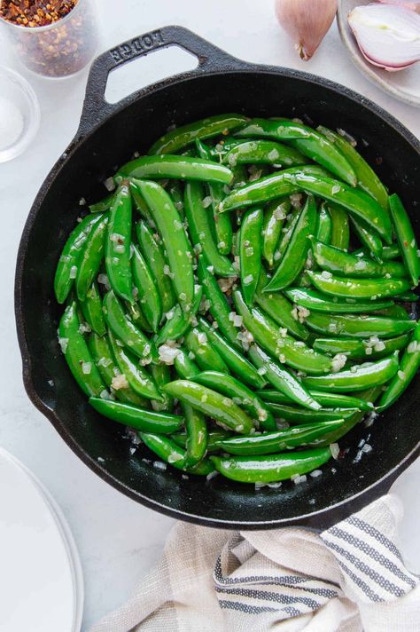 Sugar Snap Peas Recipe, Sugar Snap Pea Recipe, Snap Peas Recipe, Shallot Recipes, Peas Recipe, Italian Olives, Pea Recipes, Red Chili Flakes, Cooking With Olive Oil