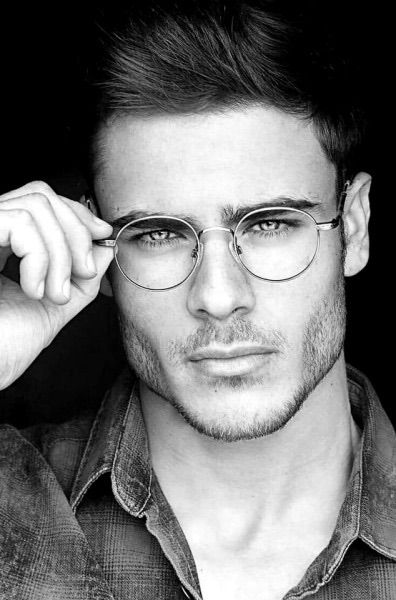 Jorge Del Rio Romero Most Beautiful Eyes, Cool Hairstyles For Men, Men Photography, Wearing Glasses, Face Men, Men Eyeglasses, Poses For Men, Eyewear Fashion, Male Face