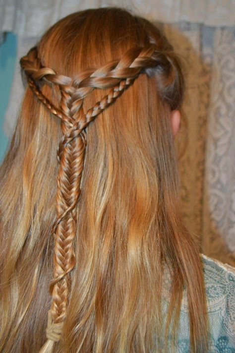 Whatsoever Things Are Lovely: Medieval Elf Braid Wrapped Braid / / Hair Tutorial Medieval Elf, Elven Hairstyles, Elf Style, Elf Hair, Whatsoever Things Are Lovely, Medieval Hairstyles, Viking Braids, Hair Dyed, Braided Hair Tutorial