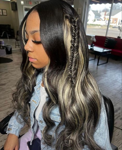 Black Hair With Highlights Sew In, Traditional Sew In Highlights, Black Sew In With Blonde Highlights, Black Weave With Blonde Highlights, Black Sewin Blonde Highlights, Tail Hairstyle, Dark Roots Blonde Hair, Brazilian Hair Weave, Dyed Curly Hair