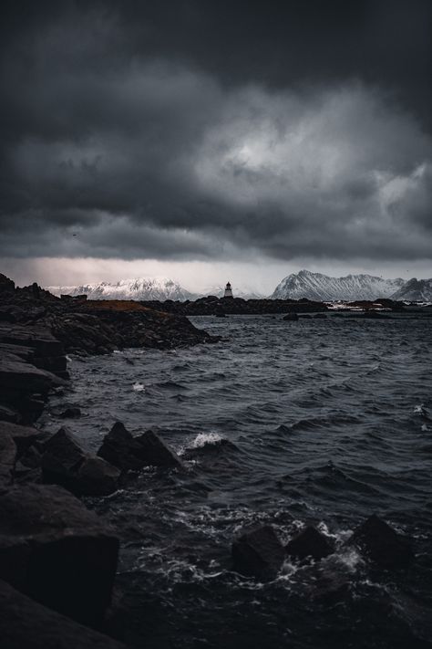 Stormy Waters, Sea Storm, Water Island, Water Aesthetic, Blog Pictures, Black Water, Dark Academia Aesthetic, Calm Water, Light House