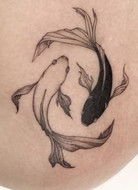 Koi fish / yin yang / tui la avatar / tattoo Pez Koi Tattoo, Dragon Koi Tattoo Design, Koi Fish Yin Yang, Fish Yin Yang, Avatar Tattoo, Yin Yang Tattoos, Pisces Tattoos, Sharpie Tattoos, One Piece Tattoos