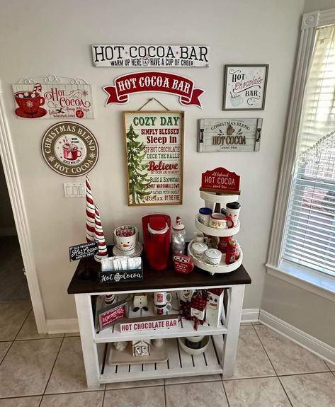 Christmas Hot Chocolate Station, Snowman Hot Cocoa, Christmas Hot Chocolate Bar, Hot Chocolate Station, Hot Chocolate Recipe Homemade, Christmas Cookie Party, Diy Hot Chocolate, Grinch Decorations, Lights For Christmas