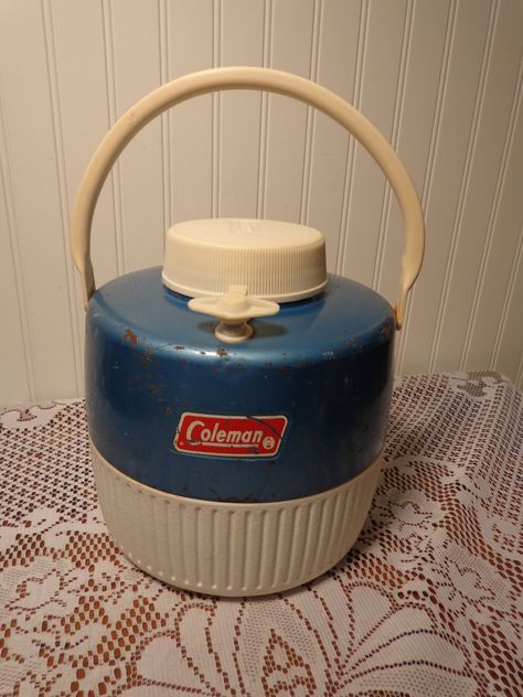 Vintage Blue Metal Coleman Water Jug - Turquoise and White Water Cooler  -  16-367 by BubbiesMemories on Etsy Rv Traveling, Coleman Camping, Vintage Coleman, Camping Coolers, Rose Teapot, Black Rooster, Porcelain Tray, Camping Items, Johnson Bros