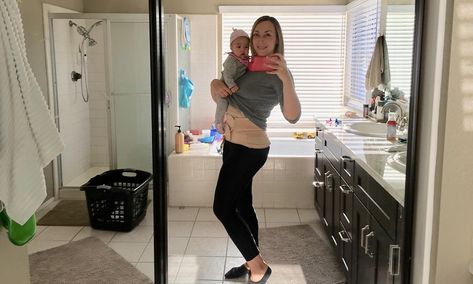 I Tried Postpartum Belly Binding and Here's What Happened Postpartum Belly Binding, Belly Binding Postpartum, Postpartum Prep, Postpartum Wrap, Five Months Pregnant, Belly Binding, Pregnancy Fitness, Pregnant Nurse, Pelvic Organ Prolapse