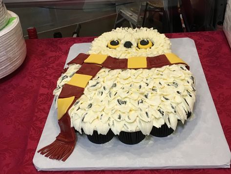 Hedwig Party Ideas, Owl Pull Apart Cupcake Cake, Harry Potter Theme Cupcakes, Harry Potter Pull Apart Cupcakes, Harry Potter Cupcake Cake, Harry Potter Owl Cake, Harry Potter Birthday Cupcakes, Harry Potter Cake Ideas Birthdays, Harry Potter Birthday Party Ideas Cake