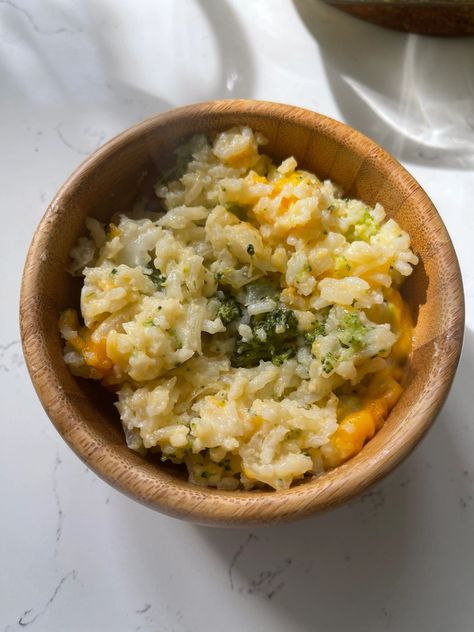 BLW Cheesy Broccoli Rice Toddler Rice Recipes, 8 Month Old Baby Food, Baby Broccoli Recipe, Broccoli Cheese Rice, Led Weaning Recipes, Jasmine Rice Recipes, Cheesy Broccoli Rice, Cheesy Chicken Rice, Cheesy Rice