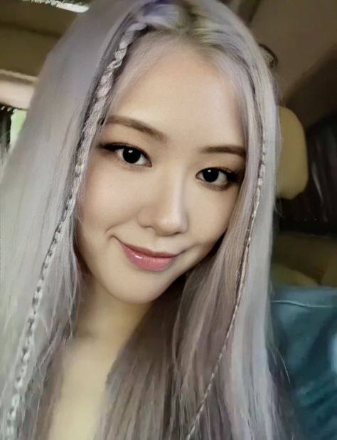 Rosé pics on Twitter: "… " Rosé Purple Hair, Rosé Red Hair, Rosé How You Like That, Rosé Gif, Rose Video, Mode Turban, Video X, Rose Icon, Kpop Girl Bands