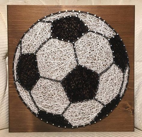 Soccer Birthday Party: Futbol Birthday Party Ideas.  Let's kick this party into gear with some amazing Soccer birthday party ideas.  Today I am sharing some of my favorite soccer party ideas to make a great futbol birthday party! Check out these soccer party decoration ideas and all our soccer party ideas and inspiration.  Also...be sure to take a look at these soccer party dessert ideas! Football Kids Room, Bicycle String Art, Kids Room Boy, Kids Craft Gifts, State String Art, Cuadros Diy, Room Boy, Soccer Birthday Parties, Ball Football