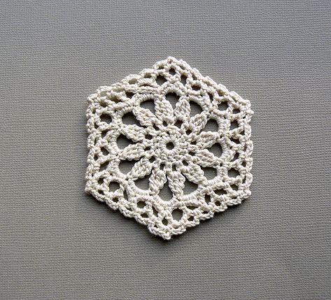 Ravelry: Sunflower Hexagon pattern by Caitlin Sainio Hexagon Crochet Motif, Daisy Hexagon Crochet, How To Crochet A Hexagon, Doily Patterns Free Crochet, Crochet Lace Hexagon, Hexagon Crochet Pattern Free, Lacy Granny Square Pattern, Hexagon Doily, Hexagon Granny Square Pattern