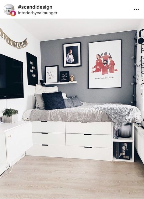 Small Bedroom Inspiration, Diy Furniture For Small Spaces, Pallet Furniture Living Room, Diy Apartment Furniture, Dekorasi Kamar Tidur, Pallet Furniture Bedroom, Small Room Design, Redecorate Bedroom, Furniture Small Spaces