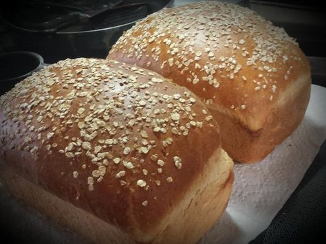 At one point, I always made homemade bread! This recipe, from the KitchenAid Recipe and Instruction book, was our favorite! When it comes out of the oven, you want to be sure to have a knife and butter handy! MMM...homemade bread...one of lifes simple pleasures! (Prep time includes two hours for rising of dough) Honey Oatmeal Bread, Oatmeal Bread Recipe, Kitchenaid Artisan Mixer, Easy Bread Machine Recipes, Bread Recipe Video, Recipe Bread, Kitchen Aid Recipes, A Loaf Of Bread, Mixer Recipes