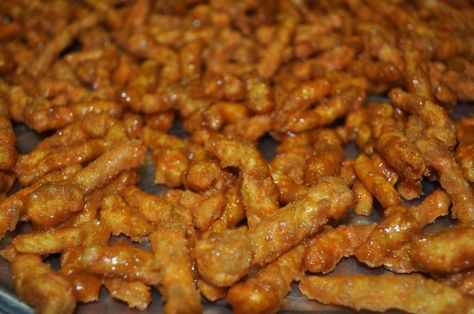 Beth's Favorite Recipes: Caramel Cheetos Cheetos Recipe, Puppy Chow Chex Mix Recipe, Chex Mix Puppy Chow, Thanksgiving Break, Holiday Snacks, Savory Appetizer, Weird Food, Easy Appetizer Recipes, Party Food Appetizers