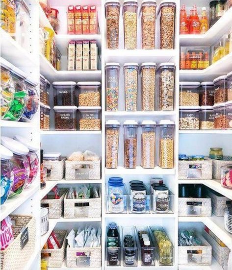 40 Dollar Store Hacks for Organization 1950s Home, Perfect Pantry, Pantry Makeover, Home Edit, Pantry Shelving, Small Kitchen Organization, Khloé Kardashian, Small Pantry, Kitchen Pantry Storage