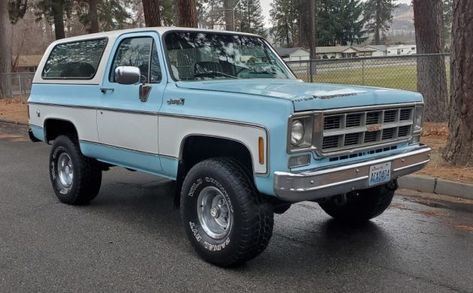 55k Original Miles: 1978 GMC Jimmy #ForSale #GMC, #Jimmy - https://barnfinds.com/55k-original-miles-1978-gmc-jimmy/ Gmc Jimmy 4x4 K5 Blazer, Old Chevy Blazer, Blazer Pictures, Gmc Auto, Gmc 4x4, Gmc Suv, Gmc Trucks Sierra, Classic Gmc, Chevy 4x4