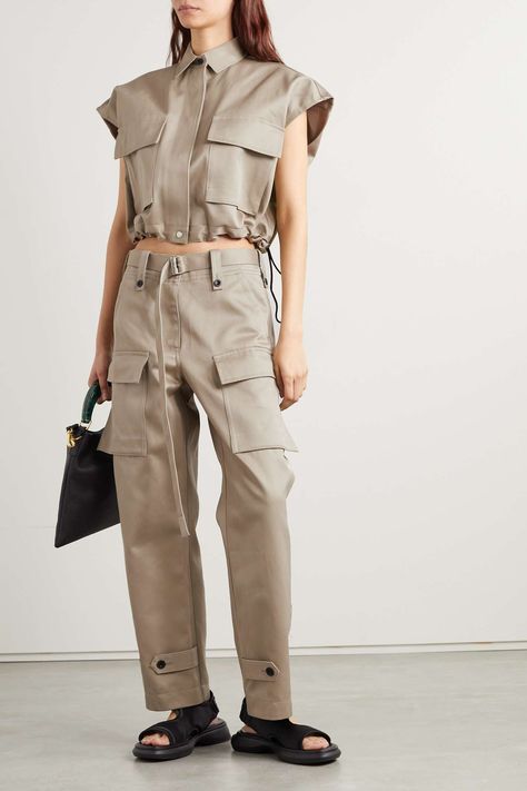 Cargo Outfits Women, Utility Outfit, Tapered Cargo Pants, Giacca In Tweed, Cargo Outfit, Concept Clothing, Cargo Shirts, Twill Pants, Tapered Pants