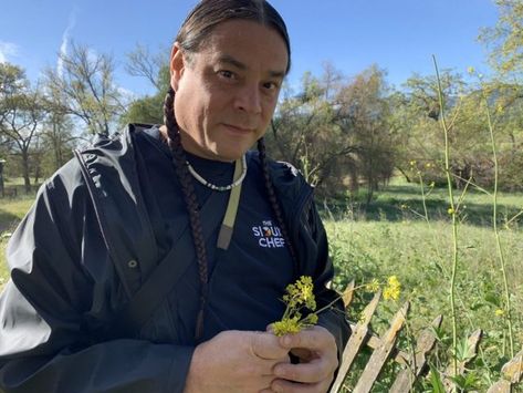 13 Indigenous Heroes Every Kid Should Know About - Tinybeans Native American Woman, Women Scientists, Peaceful Protest, American Poets, Best Supporting Actor, Native American Heritage, Book Talk, Indigenous People, African Diaspora