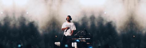 Frank Ocean Twitter Header, Frank Ocean Twitter, Ocean Header, Ocean Gif, Frank Ocean Songs, Frank Ocean Wallpaper, Dark Red Wallpaper, Super Rich Kids, Fake Friends