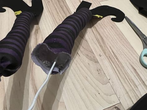 how to make diy witch leg picks for wreaths - Re-Fabbed Diy Witch Boots Decor, Dollar Tree Halloween Diy, Boots Decor, Diy Halloween Witch, Diy Witch, Halloween Decorations To Make, Dollar Tree Halloween, Witch Boots, Witch Legs