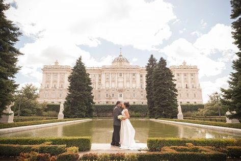 Colossal and intimate elopement in Sabatini Gardens, Madrid Madrid Wedding, Retiro Park, Wedding Certificate, Car Tour, Religious Ceremony, Intimate Elopement, Park Elopement, Elopement Ceremony, Summer Wedding Dress