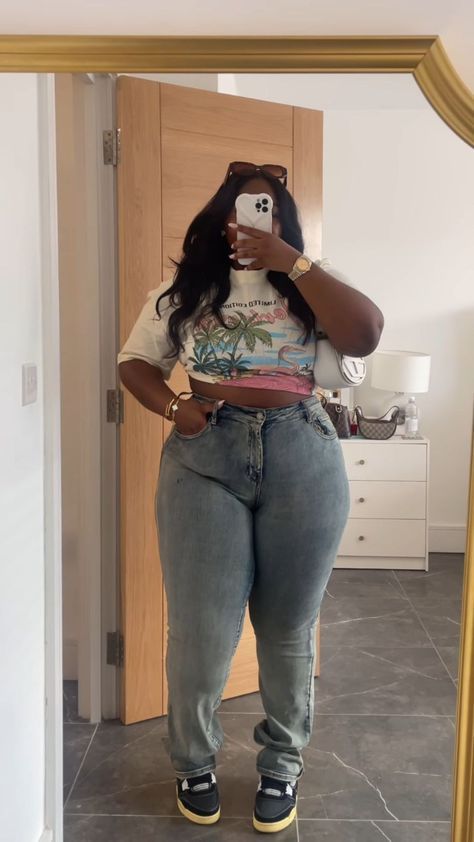 Curvy Girl Outfits Black Women, Curvy Girl Outfits Summer Black Women, Thick Body Outfits Casual, Plus Size Outfits Ideas, Plus Size Baddies, Curvy Casual Outfits, Plus Size Baddie Outfits, One Friend, Twin Beds