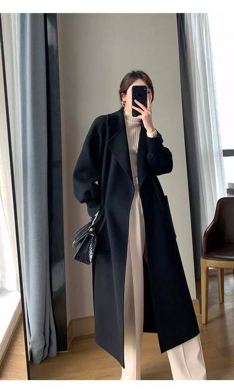 Coats For Women Korean Style, Oversized Black Peacoat Outfit, Black Coat Korean Outfit, Black Wool Coat Aesthetic, Long Korean Coat, Korean Coat Fashion, Oversized Black Wool Coat Outfit, Korean Outfits With Coat, Black Over Coat Outfit