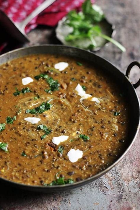 Dal makhani recipe with step by step photos.  Dal makhani is one of the most sought  after punjabi recipe. I got few emails from readers requesting this restaurant style dal makhani recipe. This creamy and rich dal makhani recipe is the one just like we eat in restaurants. Recipe via cookclickndevour.com #dalmakhani #makhanirecipe #vegetarianrecipes #cookclickndevour Easy Dahl Recipe, Dhal Makhani, Makhani Recipe, Dal Makhani Recipe, Dahl Recipe, Dhal Recipe, Dal Fry, Dal Makhani, Punjabi Food