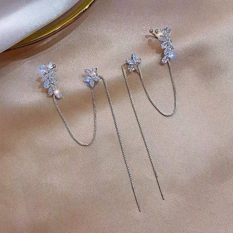 Ear Threaders Earrings - Buy the Latest Collection of Roseraie Gal's Ear Threaders Earrings Ear Rings For Women, Chain Threader Earrings, Flower Earrings Gold, Ear Threader, Tassel Earing, Ear Rings, Western Jewelry, Crystal Flower, Threader Earrings