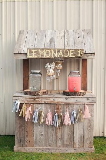 Kids Lemonade Stands, Wedding Drink Bar, Diy Lemonade Stand, Kids Lemonade, Diy Lemonade, Lemonade Stands, Bar Deco, Beverage Station, Drink Stand