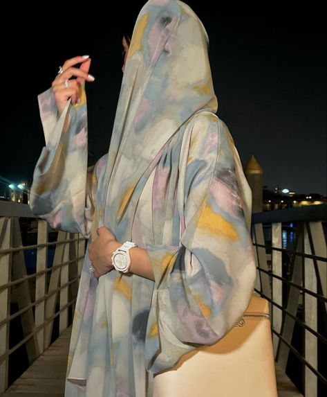 Emirati Abaya, Abaya Aesthetic, Mode Abayas, Female Clothes Outfits, Casual Abaya, Fashion Illustrations Techniques, Modern Hijab Fashion, Mode Turban, Hijab Aesthetic