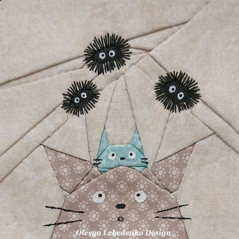 Totoro Crafts, Dachshund Pattern, Quilt Block Tutorial, Quilt Block Pattern, Christmas Ornament Pattern, Paper Piecing Quilts, Paper Piecing Patterns, Foundation Paper Piecing, My Neighbor Totoro