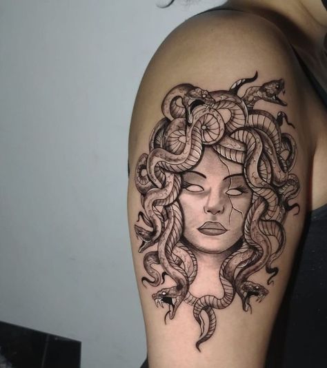 Los Angeles Tattoo Ideas, Thigh Piece Tattoos, Cute Thigh Tattoos, Los Angeles Tattoo, Medusa Tattoo Design, Tattoos For Women Half Sleeve, Black Girls With Tattoos, East Los Angeles, Red Ink Tattoos