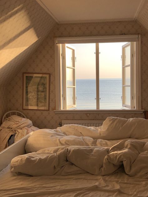 Window Near Bed, Window Overlooking Ocean, Peaceful Sleep Aesthetic, Big Window Bedroom, Bed Next To Window, Rooms With Big Windows, Bedroom With Big Windows, Bedroom No Windows, Bedroom Window View